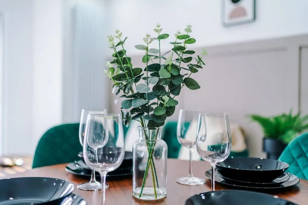 Heart Of Didsbury Luxury 2 Bed Apartment By Hass Haus Manchester